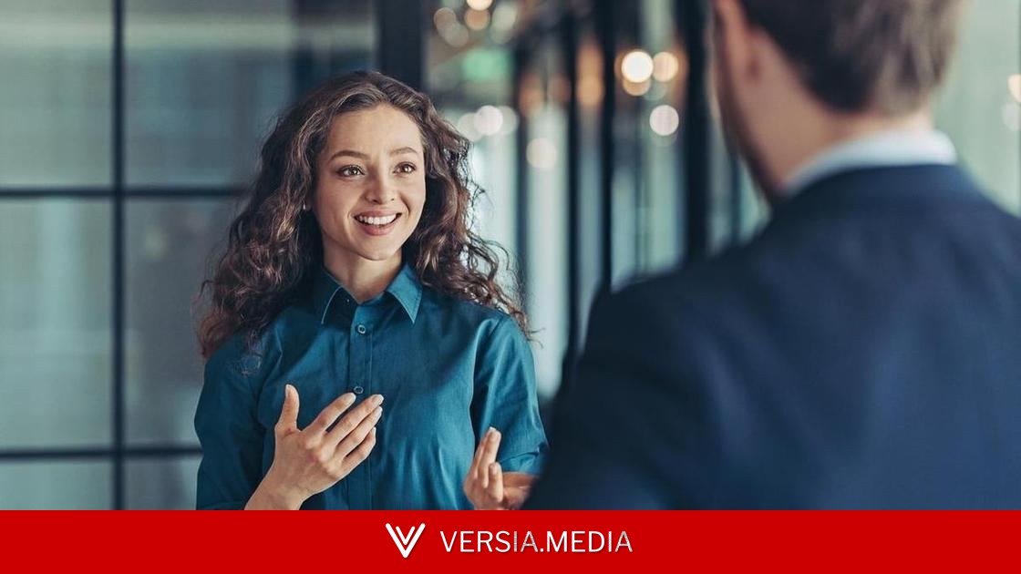 Так говорят люди с мощной харизмой: эти 5 коротких фраз делают человека незабываемым