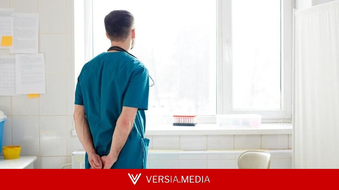 «Родные считали мой выбор позорным»: 25-летний акушер прославился из-за своей внешности